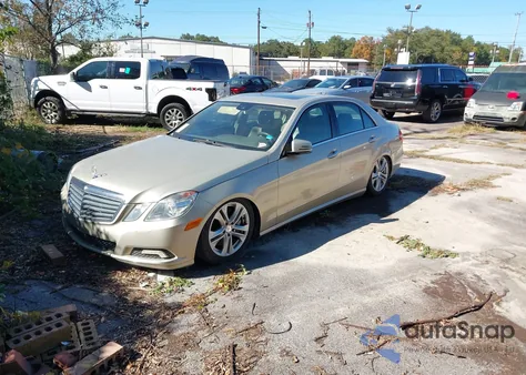 2010 Mercedes-Benz E 550 4Matic из США, поврежденный, VIN WDDHF9AB5AA212545